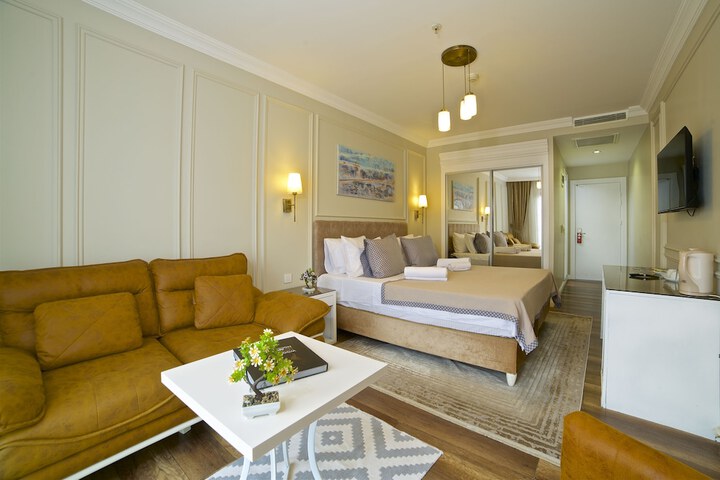 Room 6 of 38