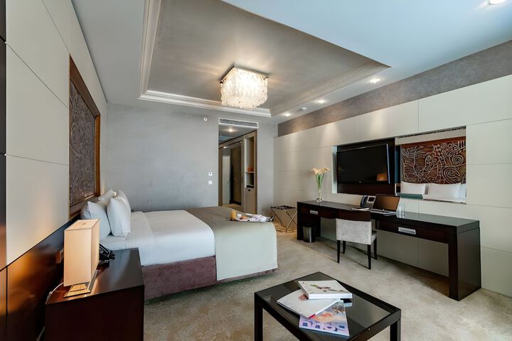 Room 19 of 100