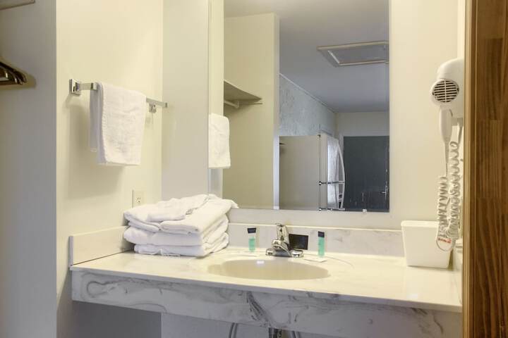 Room 5 of 20