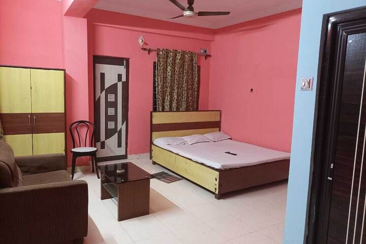 Room 6 of 34