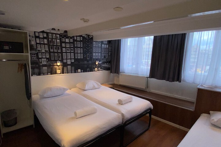 Room 53 of 125