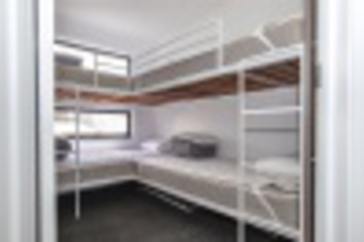 Room 808 of 876