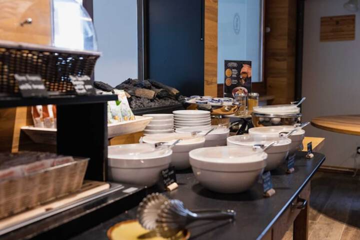 Breakfast/Coffee Service 162 of 186
