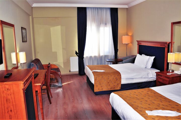 Room 12 of 60