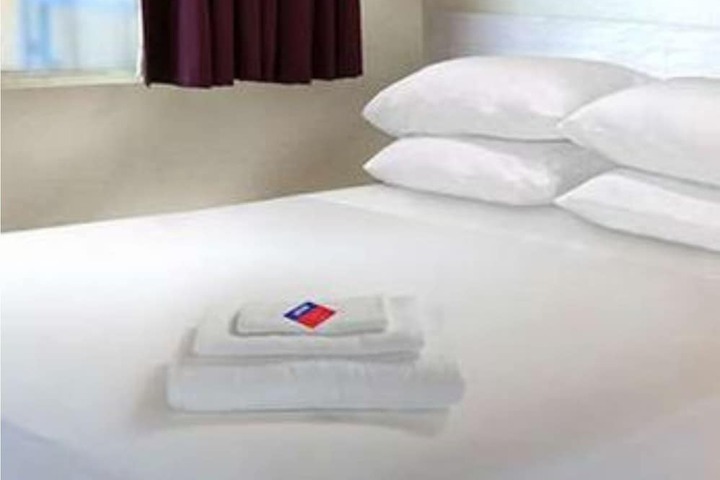 1 King Bed Accessible (3 of 7)