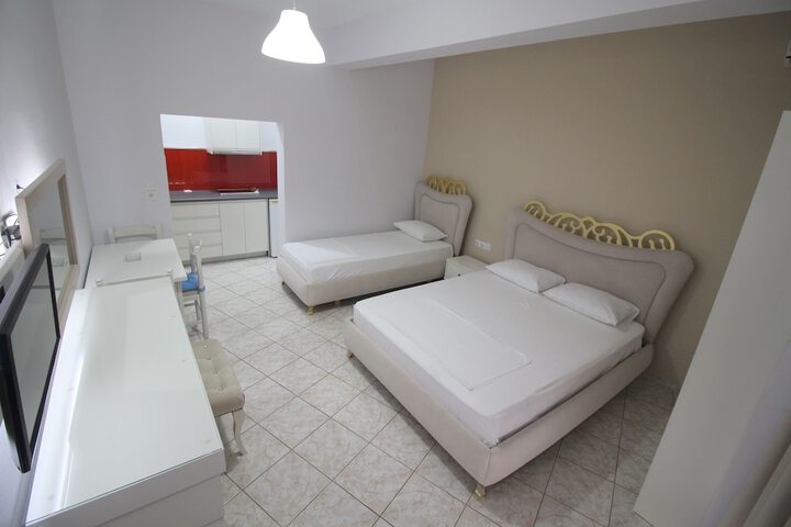 Room 28 of 66