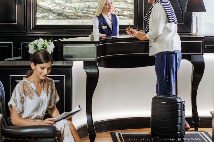 Guest Lobby
