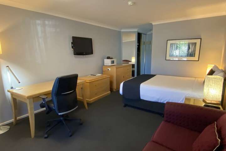 Room 10 of 31