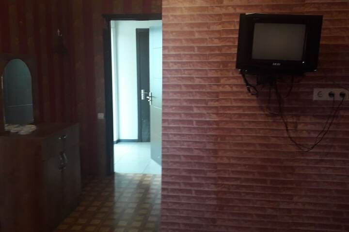 Room 10 of 25