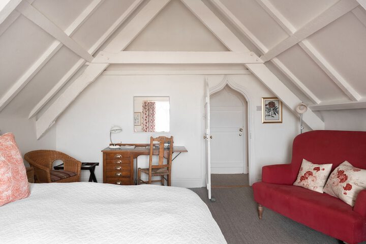 Room 8 of 35