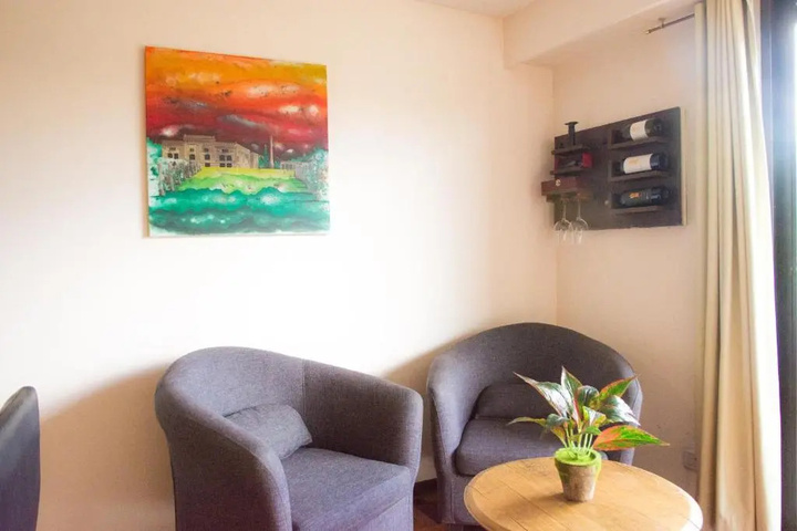 Room 10 of 16