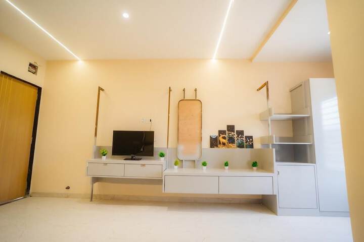Room 11 of 24
