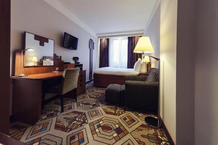 Hotel Interior 8 of 75