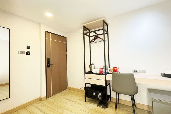 Room 27 of 44