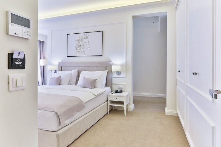 Room 14 of 20