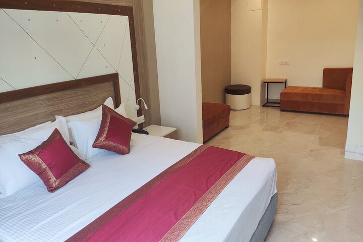 Room 12 of 21