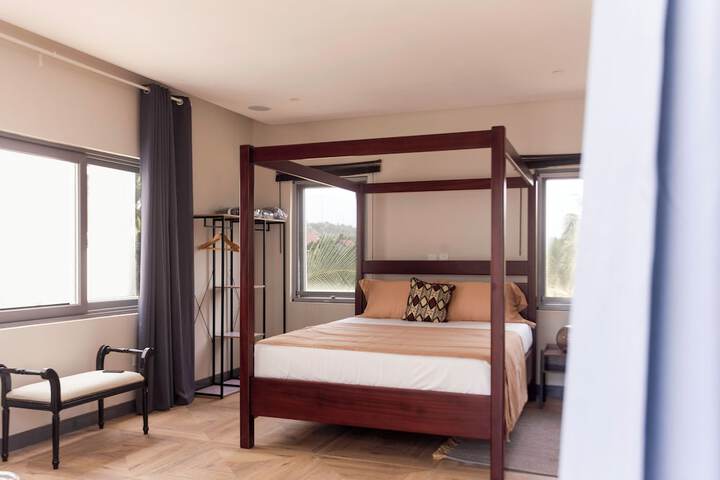 Room 4 of 75