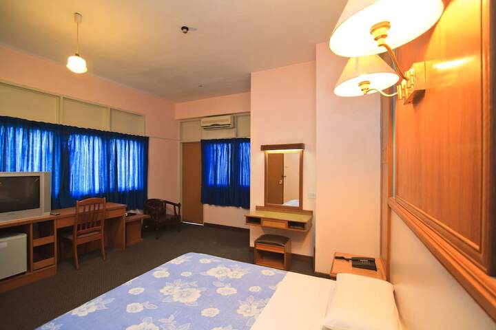 Room 18 of 60