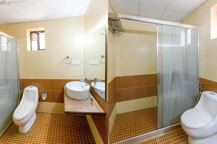 OYO 4802 Cochin City Residency