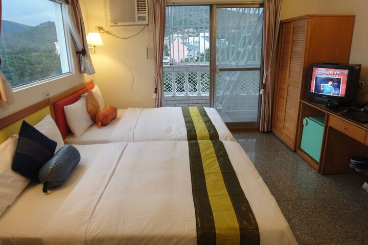 Room 8 of 24
