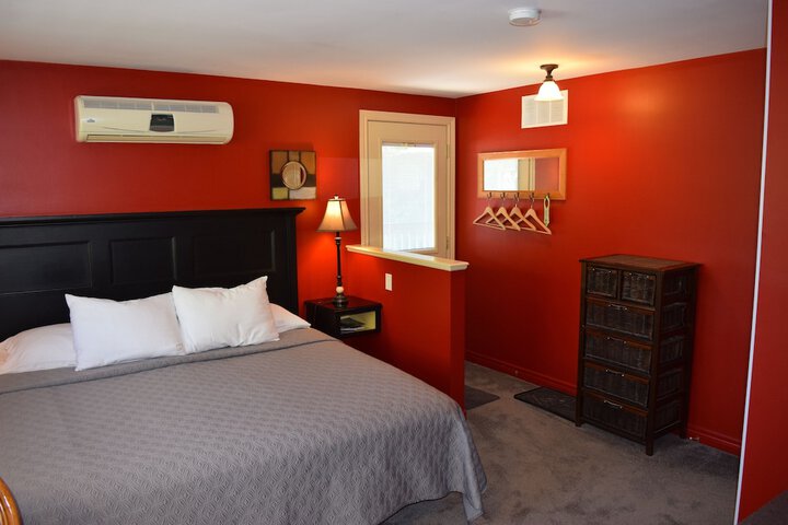 Room 8 of 23