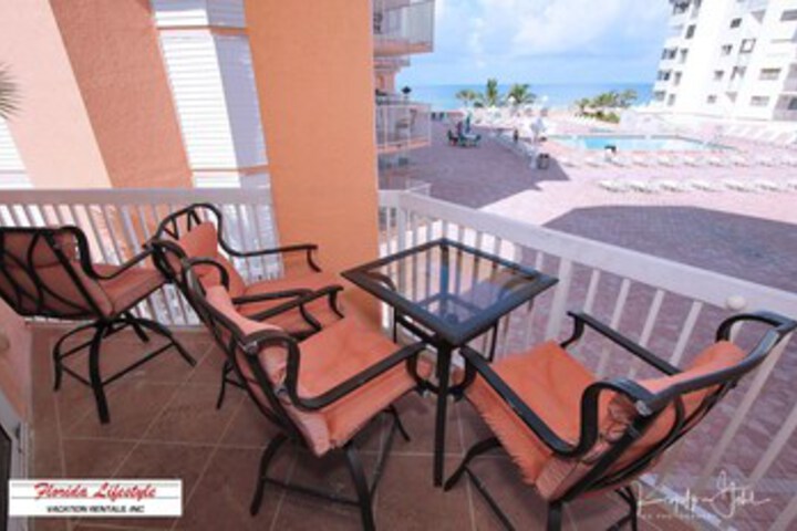 Terrace/Patio 3 of 27