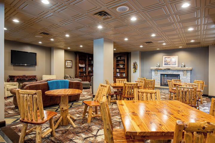 Entrance & Lobby