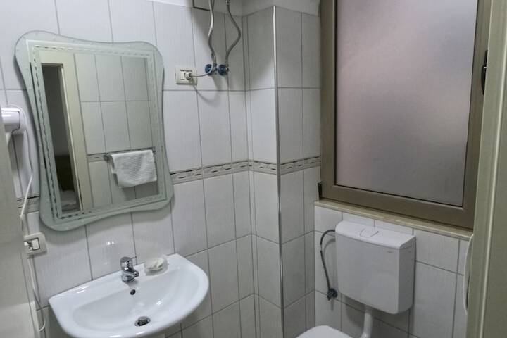 Room 28 of 55