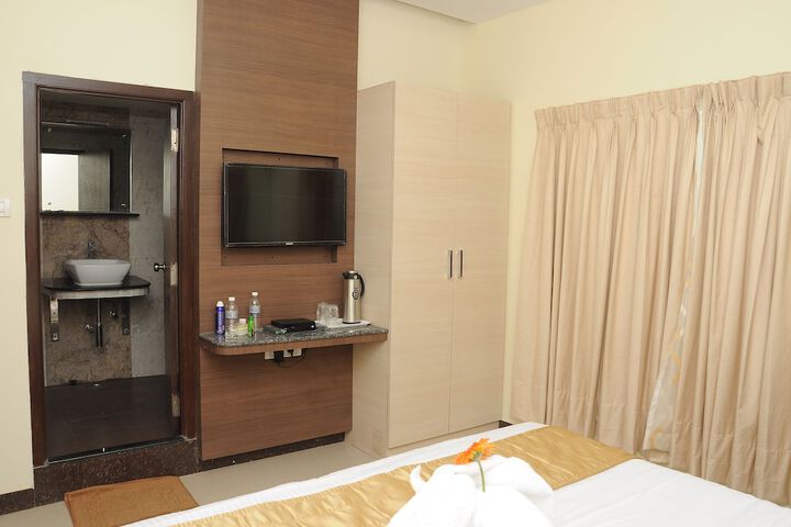 Room 5 of 37