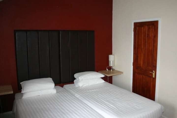 Room 3 of 21