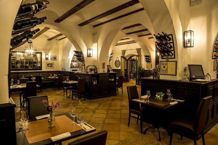 Dining 21 of 34