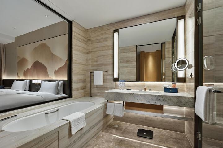 Room 28 of 58