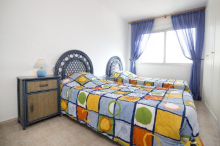 Room 6 of 10