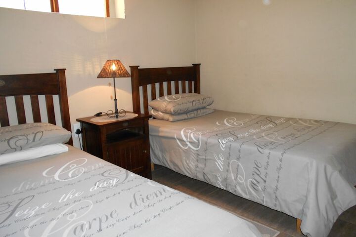 Room 4 of 76