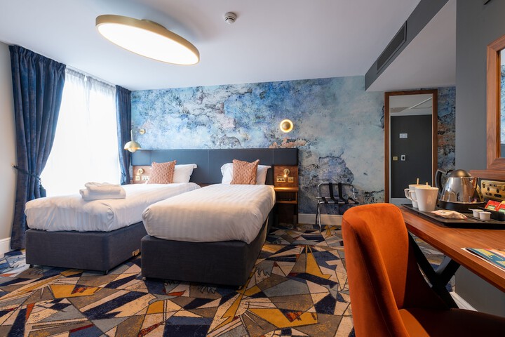 Room 3 of 18