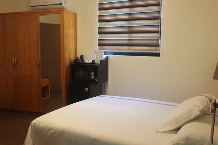 Room 16 of 77