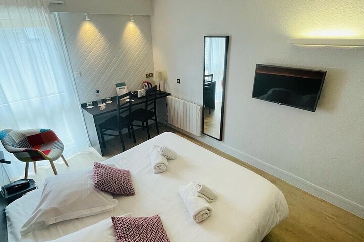 Room 7 of 62
