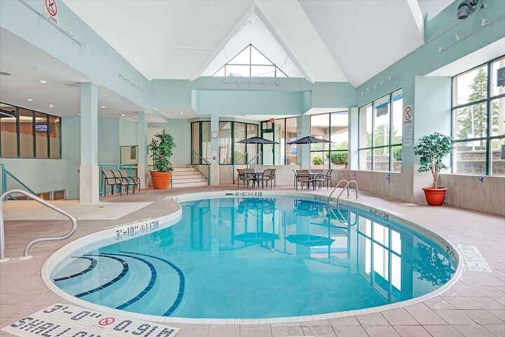 Hotel with Pool