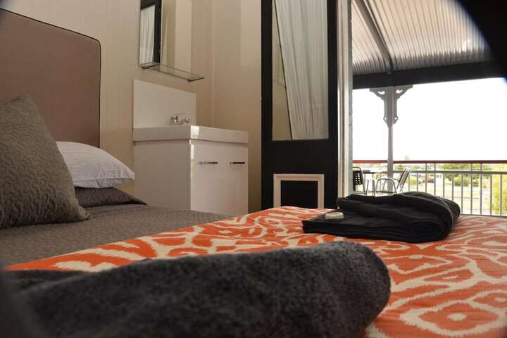 Room 11 of 20