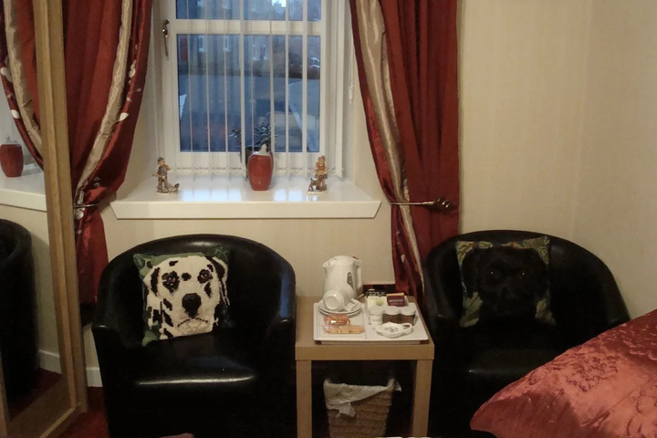 Room 2 of 19