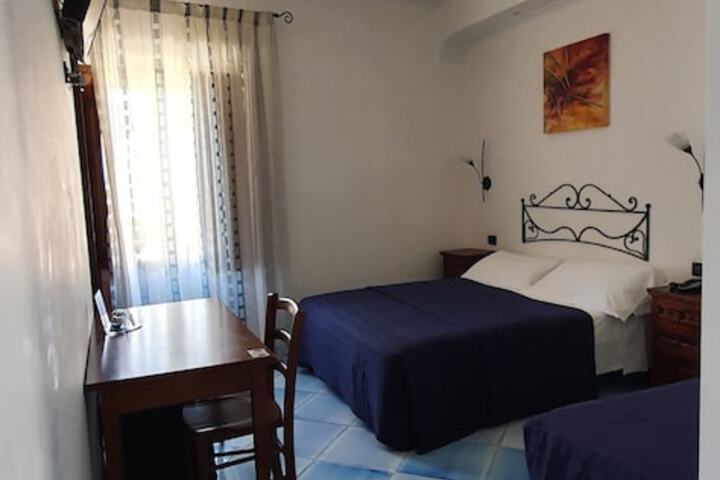Room 12 of 38