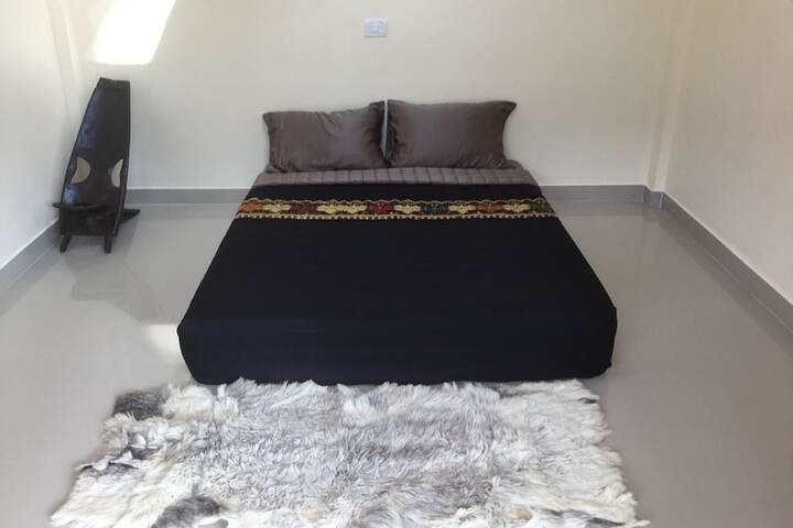 Room 4 of 51