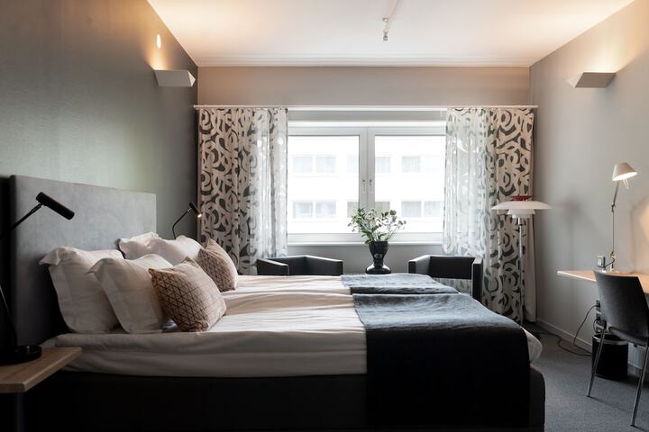 Room 15 of 60