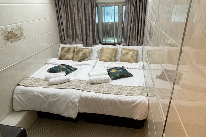 Room 81 of 195