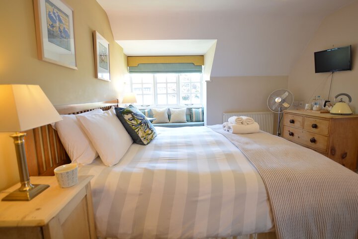 Room 3 of 20