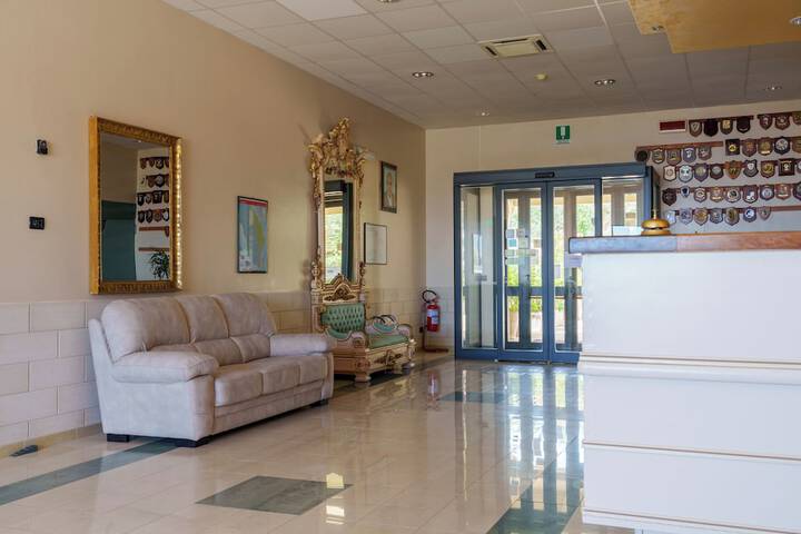 Entrance & Lobby