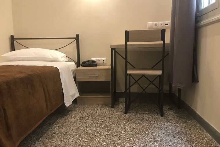 Room 10 of 44