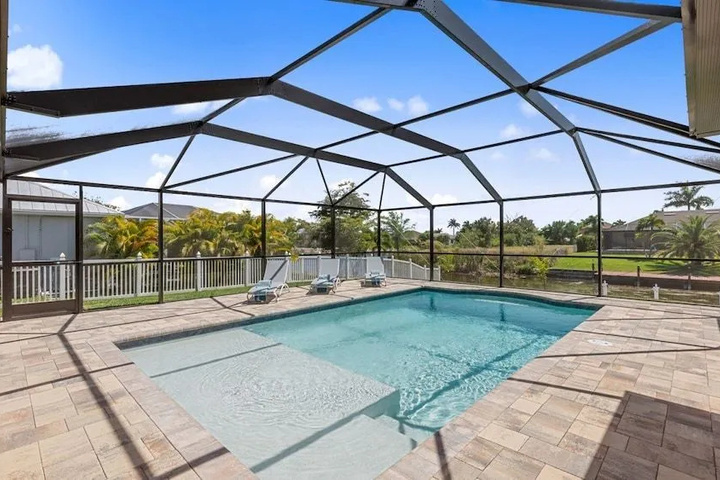 Pool 10 of 19
