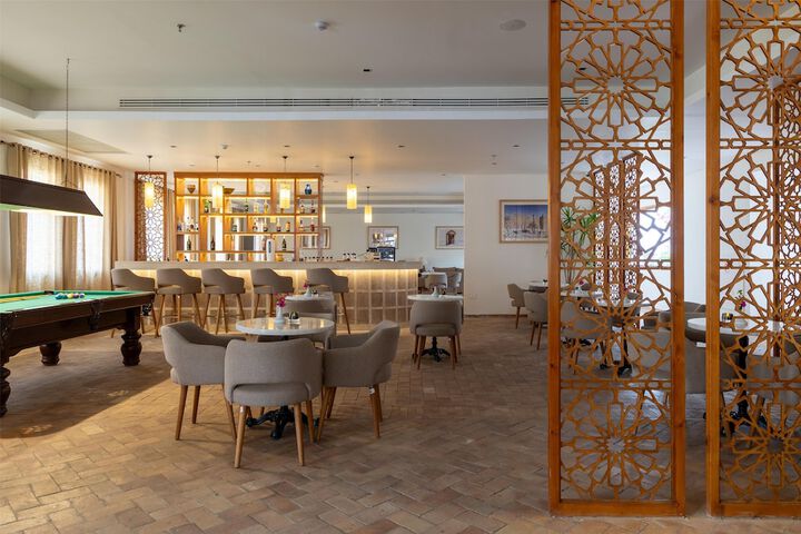 Entrance & Lobby