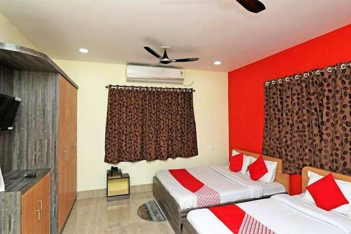 Room 6 of 14
